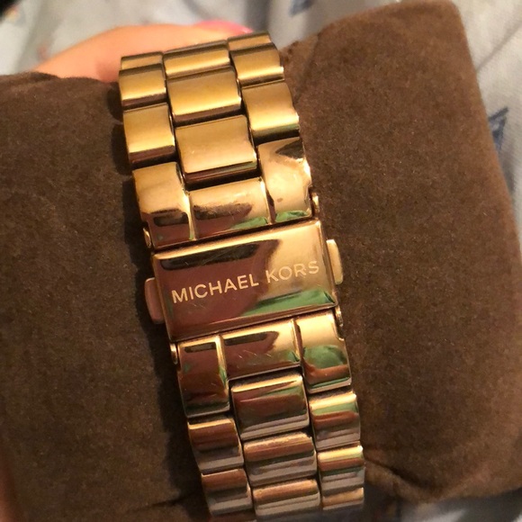 Michael Kors Rose Gold/Pink watch - Picture 6 of 6